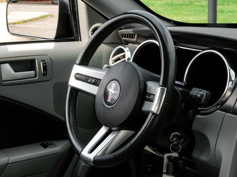 Used 2007 Ford Mustang GT Premium RWD image 10