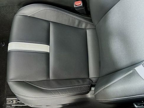 Used 2025 Toyota Camry SE image 25