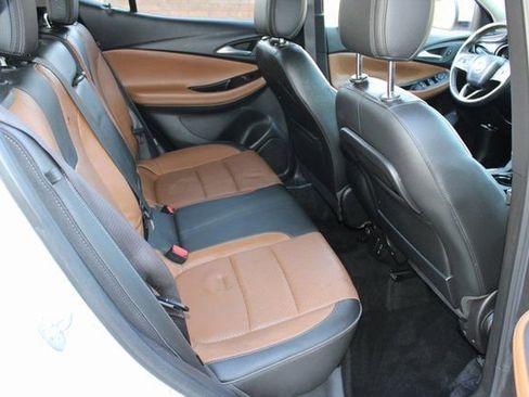 Used 2021 Buick Encore GX Essence image 17