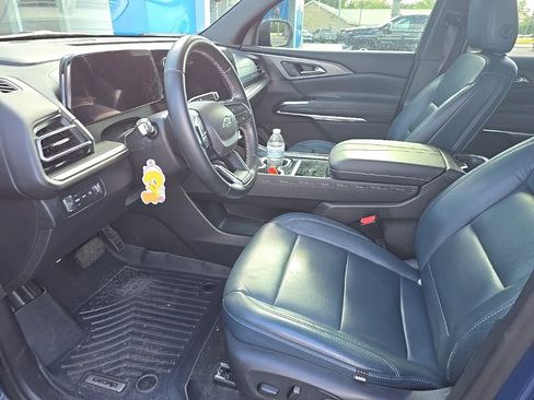 Used 2024 Chevrolet Traverse LT w/ Midnight/Sport Edition AWD/4WD image 13