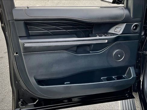 Used 2020 Ford Expedition Platinum image 20