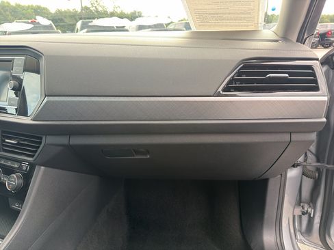 Used 2024 Volkswagen Jetta SE FWD image 20