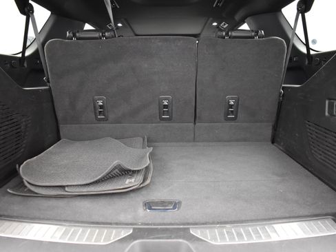 Used 2023 GMC Yukon XL Denali w/ Denali Reserve Package image 14