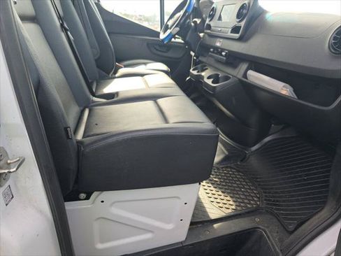 Used 2022 Mercedes-Benz Sprinter 2500 image 22
