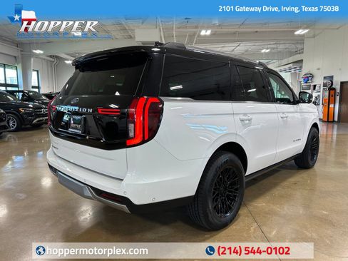 Used 2025 Ford Expedition Platinum AWD/4WD image 8