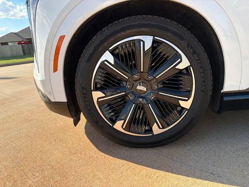 Used 2025 Cadillac Escalade IQ Sport 2 AWD/4WD image 14