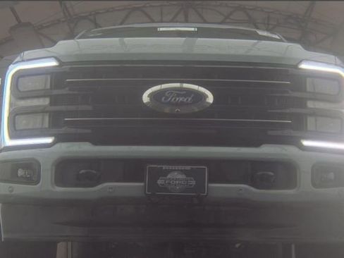 Used 2025 Ford F350 Platinum w/ FX4 Off-Road Package image 2