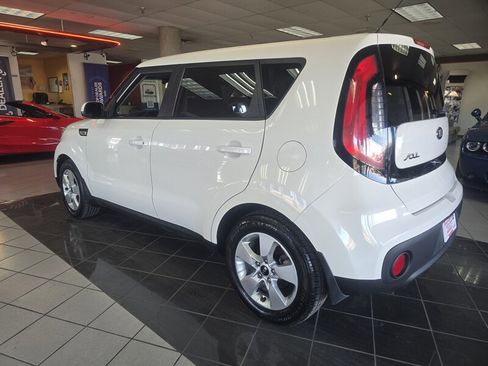 Used 2019 Kia Soul image 11