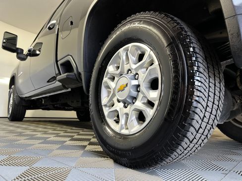 Used 2025 Chevrolet Silverado 2500 LTZ AWD/4WD image 28