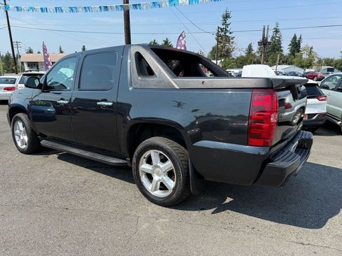 Used 2010 Chevrolet Avalanche LT w/ Luxury Package image 5