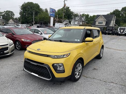 Used 2020 Kia Soul LX FWD image 2