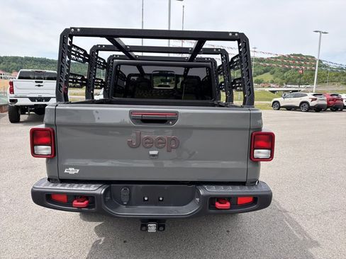 Used 2022 Jeep Gladiator Rubicon w/ Trailer Tow Package AWD/4WD image 5