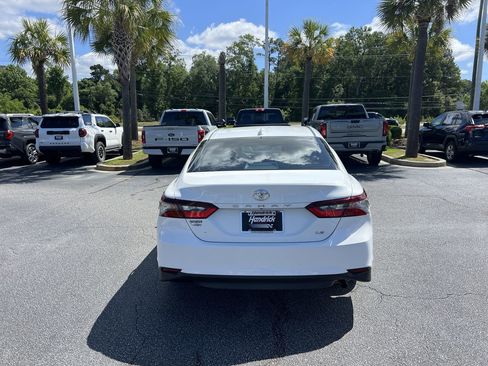 Used 2022 Toyota Camry LE FWD image 9