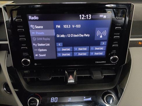 Used 2021 Toyota Corolla LE w/ LE Convenience Package image 25