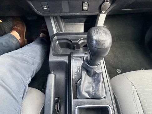 Used 2019 Toyota Tacoma SR RWD image 5