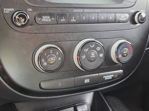 Used 2014 Kia Soul + image 16