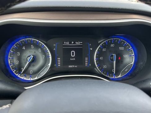 Used 2023 Chrysler Voyager LX FWD image 34