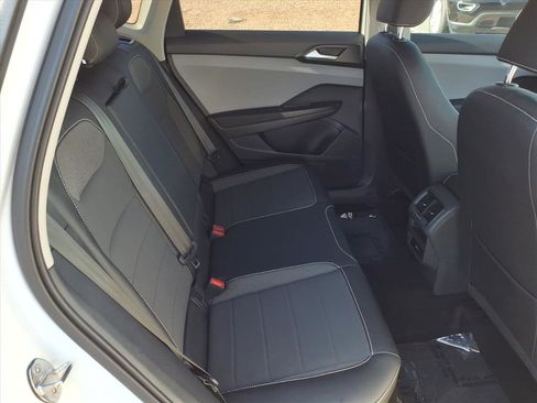 Certified 2022 Volkswagen Taos SE image 11