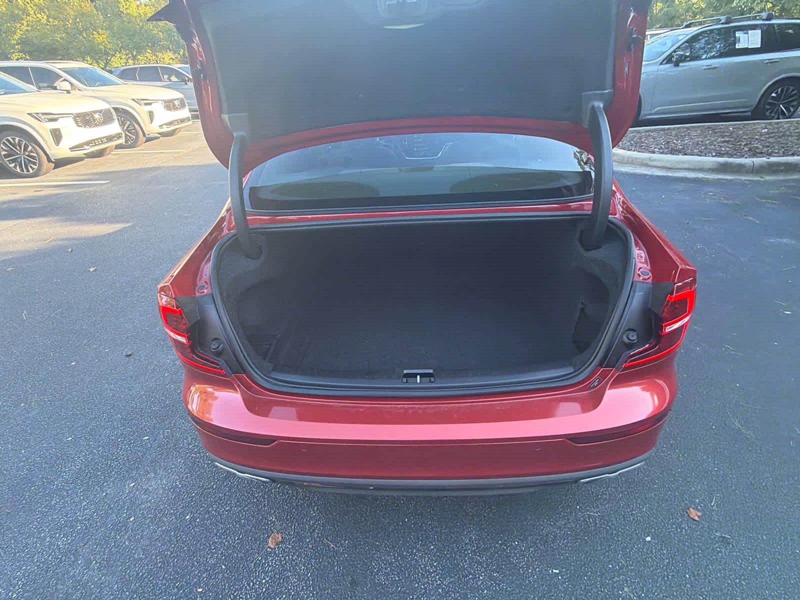 Used 2020 Volvo S60 T5 Momentum FWD image 23