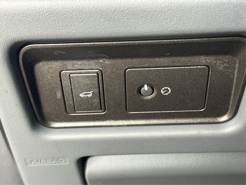 Used 2019 Land Rover Range Rover Evoque image 19