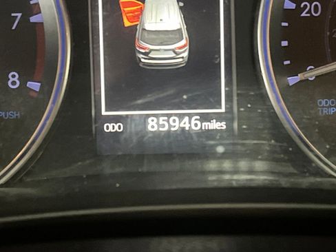 Used 2019 Toyota Highlander XLE image 17