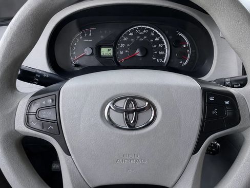 Used 2013 Toyota Sienna LE FWD image 14