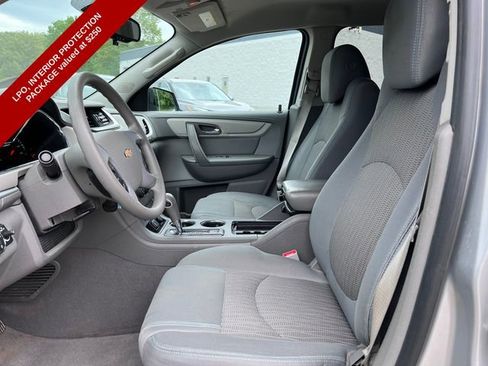 Used 2017 Chevrolet Traverse LS FWD image 4