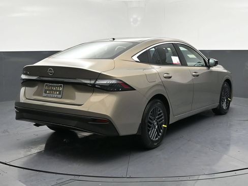New 2026 Nissan Sentra SV w/ SV Convenience Package FWD image 4