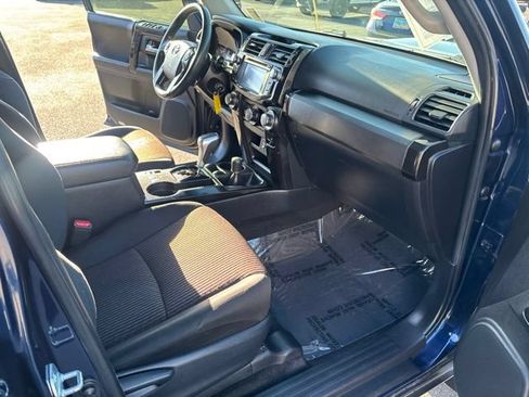 Used 2018 Toyota 4Runner TRD Off-Road AWD/4WD image 34