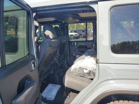 New 2026 Jeep Wrangler Unlimited Rubicon w/ Safety Group AWD/4WD image 7