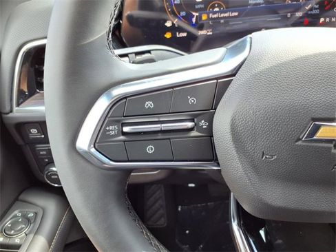 New 2025 Chevrolet Suburban Premier image 14