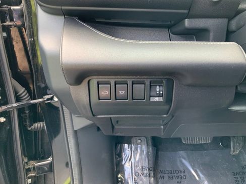 Used 2023 Subaru Ascent Limited AWD/4WD image 17