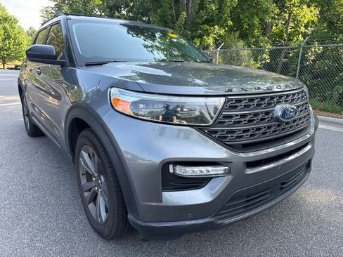 Used 2024 Ford Explorer XLT w/ Equipment Group 202A RWD image 11