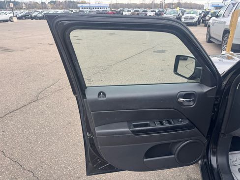 Used 2012 Jeep Patriot Latitude image 15