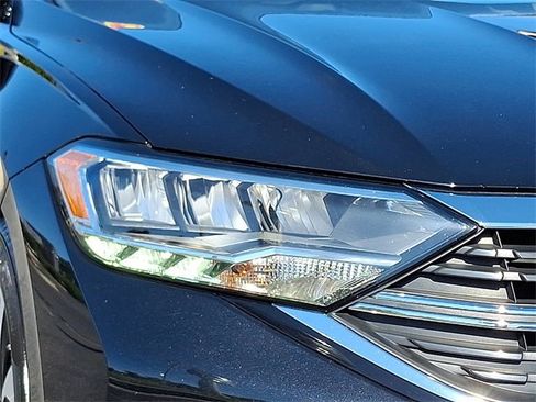 Used 2024 Volkswagen Jetta S image 9