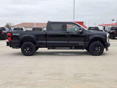 New 2026 Ford F250 Lariat w/ Black Appearance Package image 7