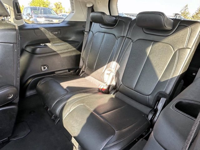 Used 2023 Jeep Grand Cherokee L Limited AWD/4WD image 10