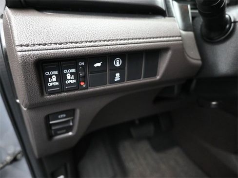 Certified 2023 Honda Odyssey EX-L image 13