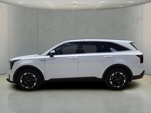 Used 2025 Kia Sorento S w/ Panoramic Sunroof Package FWD image 9
