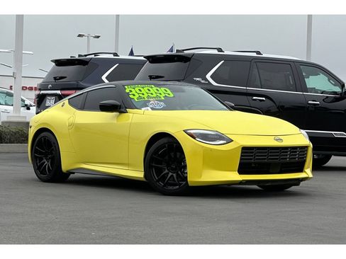 Used 2024 Nissan Z Sport w/ Floor Mat Package RWD image 2