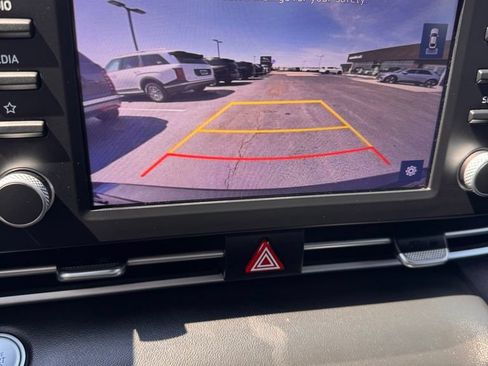 Used 2023 Hyundai Elantra SEL FWD image 17