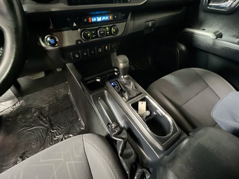 Used 2017 Toyota Tacoma TRD Sport w/ Premium & Technology Package RWD image 25