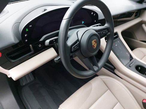 Certified 2022 Porsche Taycan image 4