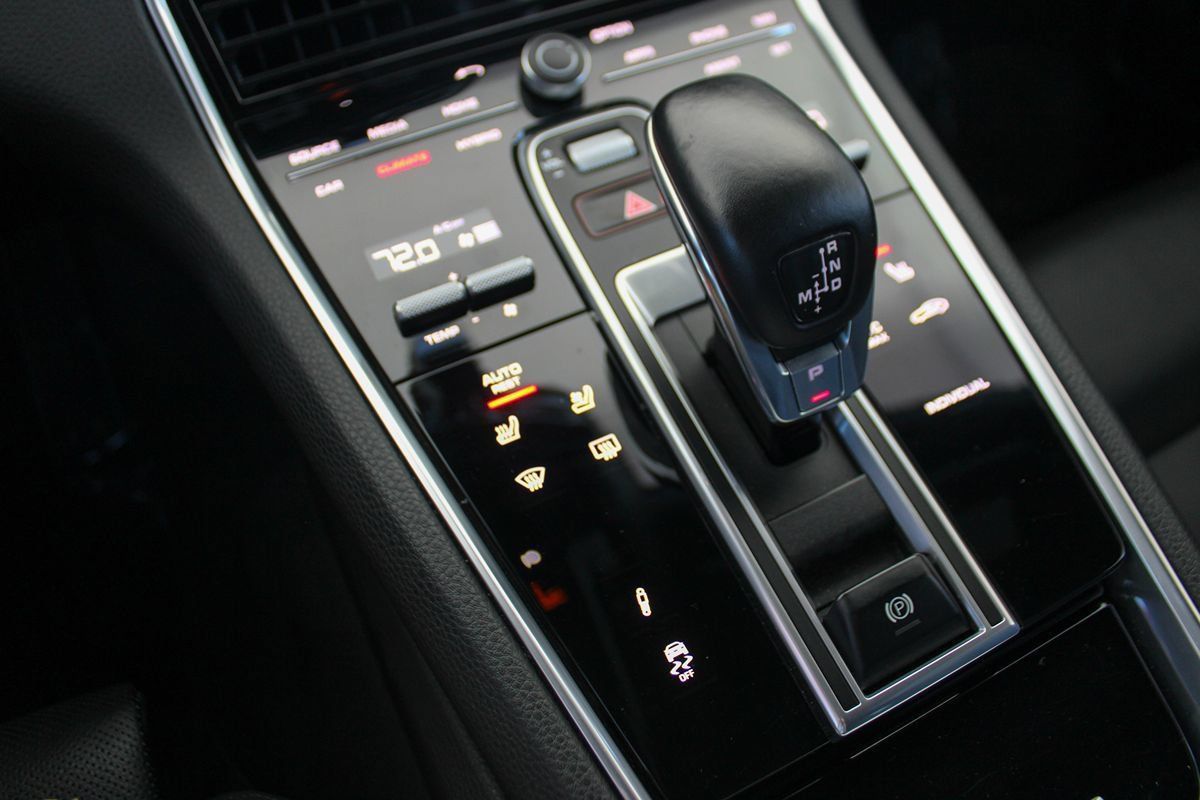 Used 2019 Porsche Panamera 4 AWD/4WD image 38