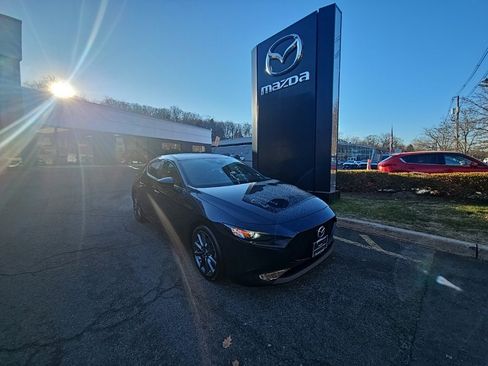 Used 2020 MAZDA MAZDA3 AWD Hatchback w/ Preferred Pkg image 2