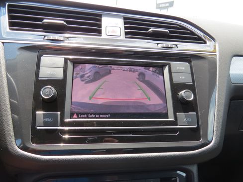 Used 2023 Volkswagen Tiguan S FWD image 21