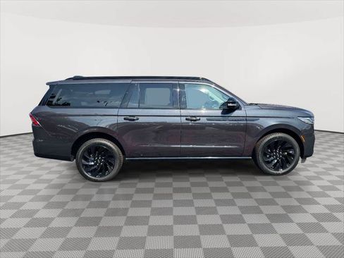 Used 2026 Lincoln Navigator L Reserve w/ Jet Appearance Package AWD/4WD image 8