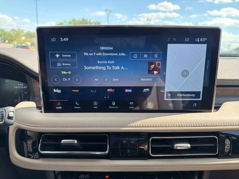 Used 2023 Lincoln Nautilus Reserve w/ Luxury Package image 35