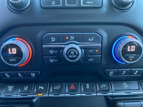 Used 2022 Chevrolet Silverado 2500 LTZ w/ LTZ Premium Package image 18