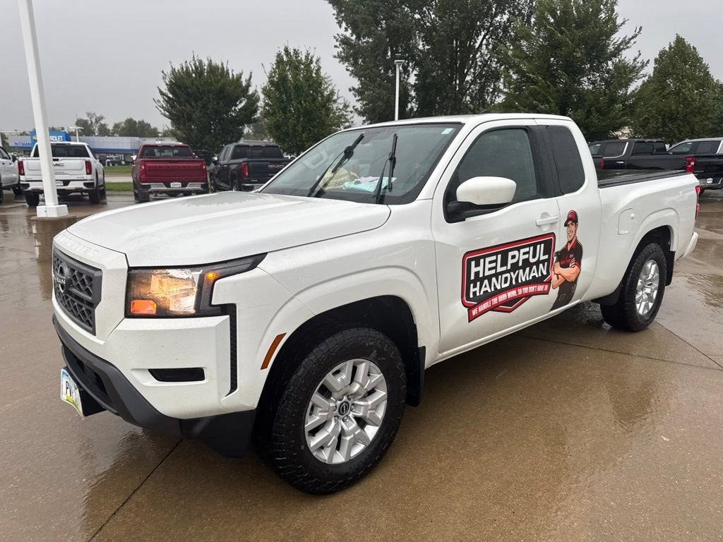 Used 2022 Nissan Frontier SV w/ Technology Package AWD/4WD image 4